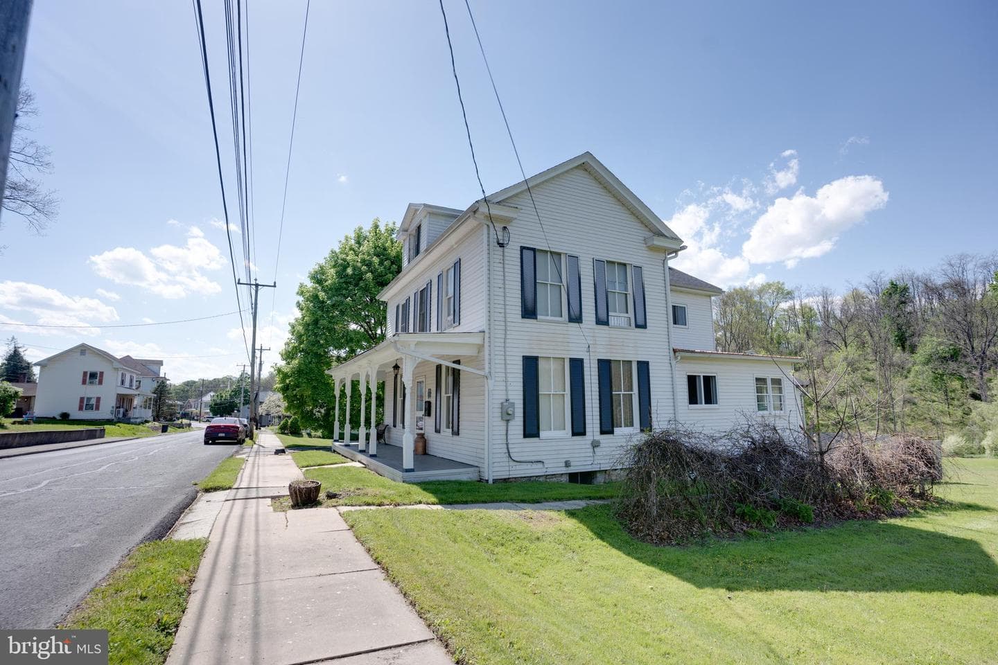 611 E Freedom Avenue photo 5