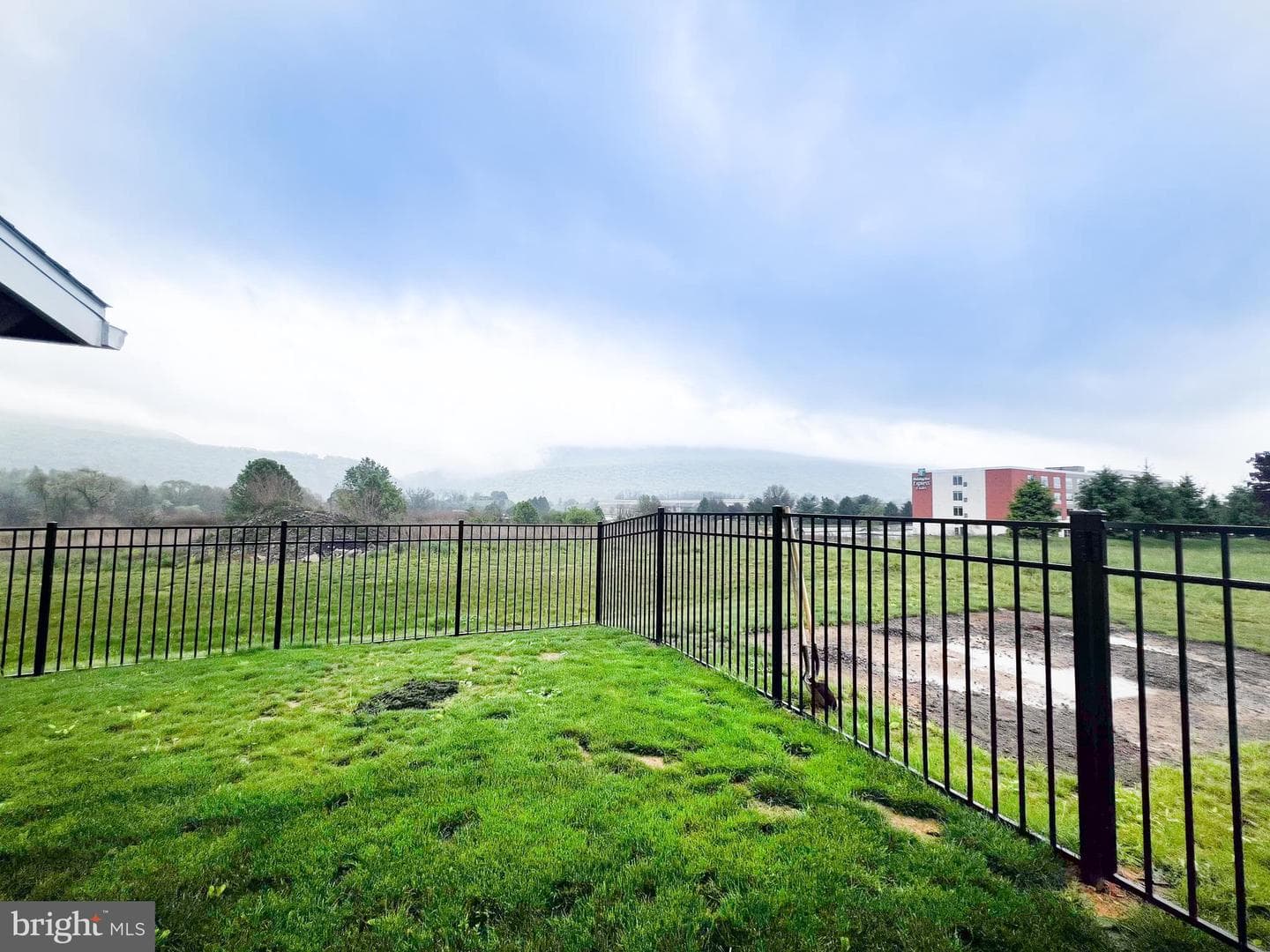 90 Tilbury Lane photo 8