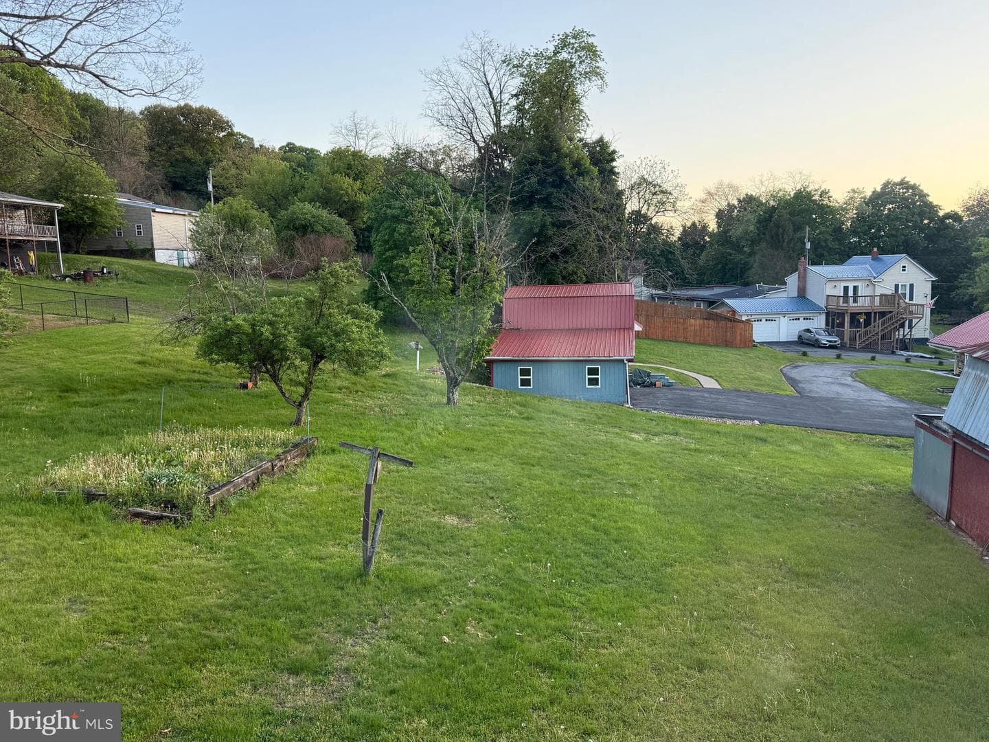 112 S Ridge Street photo 34