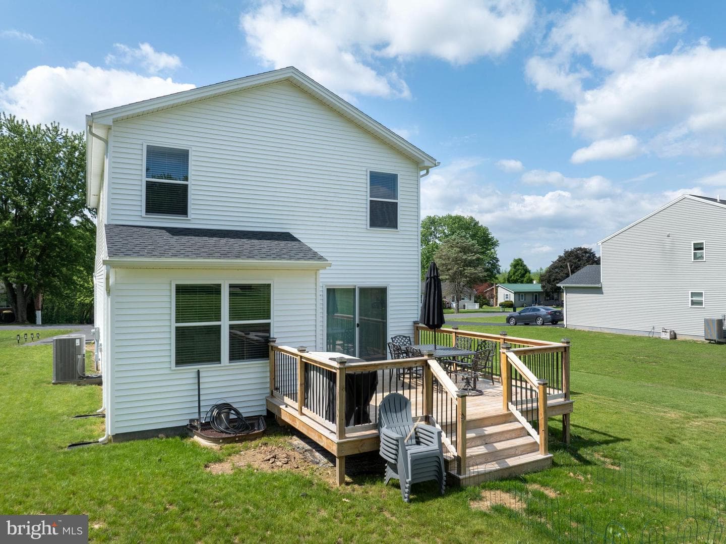 99 Hillside Drive photo 44