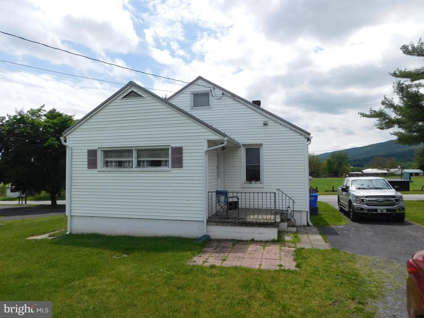 215 Greenwood Avenue photo 3