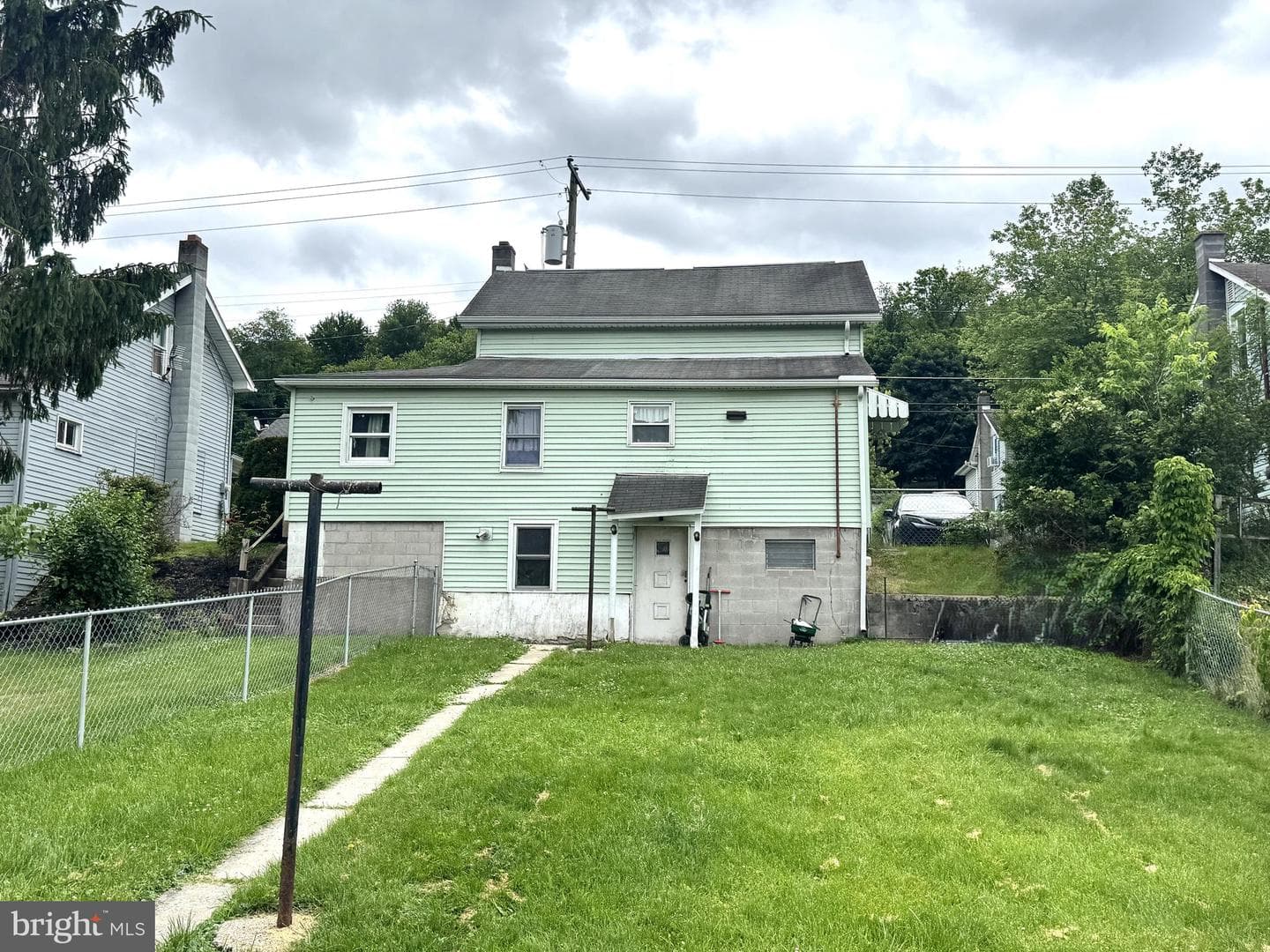 421 E Freedom Avenue photo 19