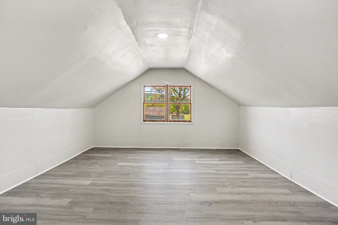 1441 N River Road photo 21