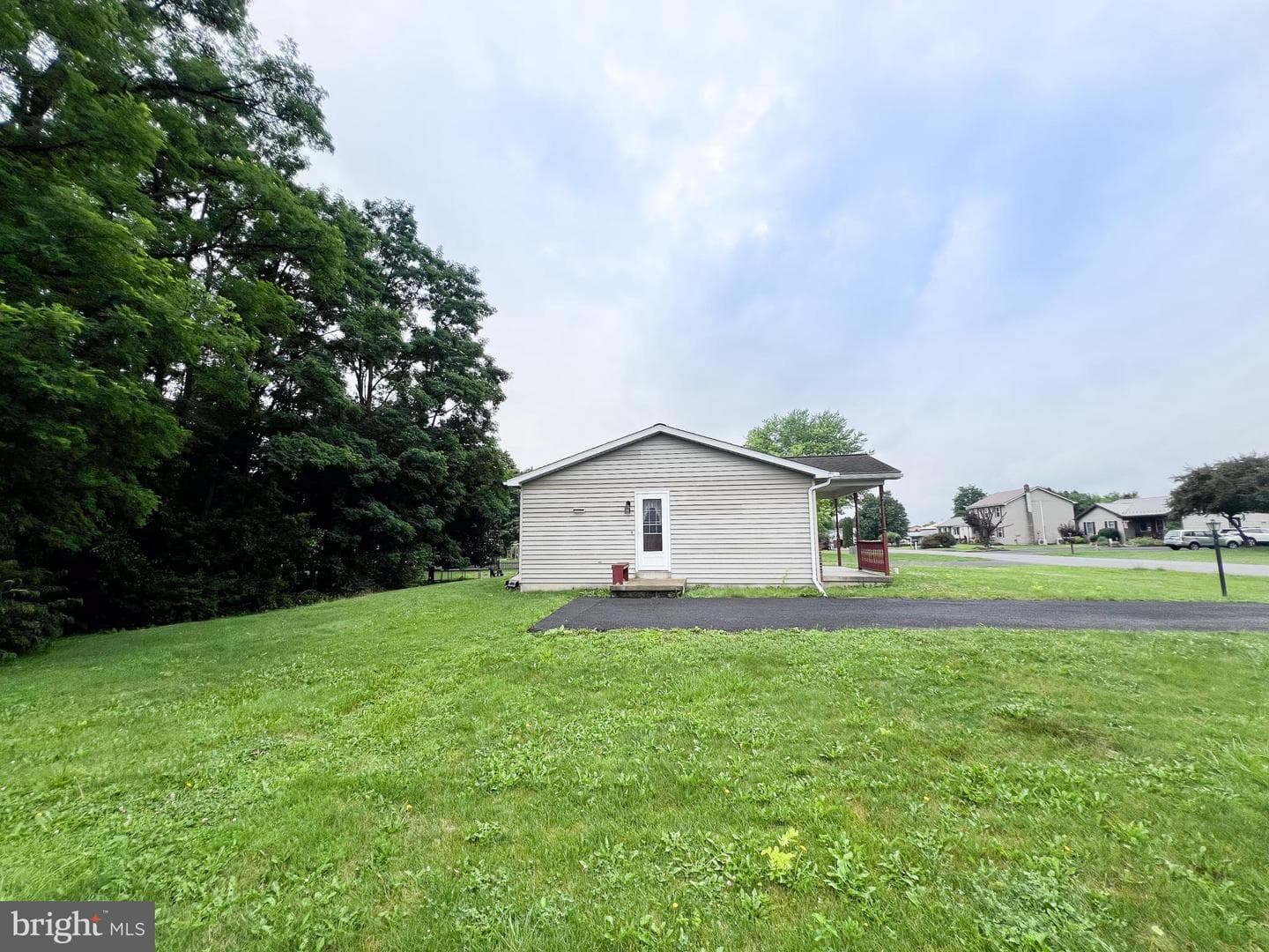 120 Liberty Lane photo 25