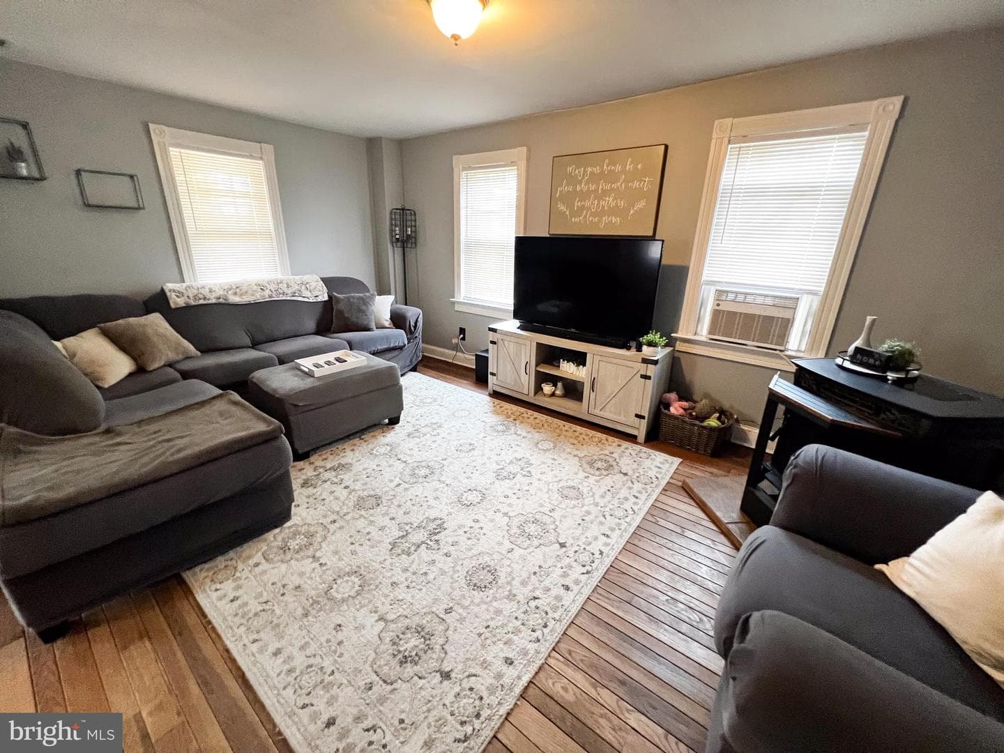 425 E Freedom Avenue photo 28