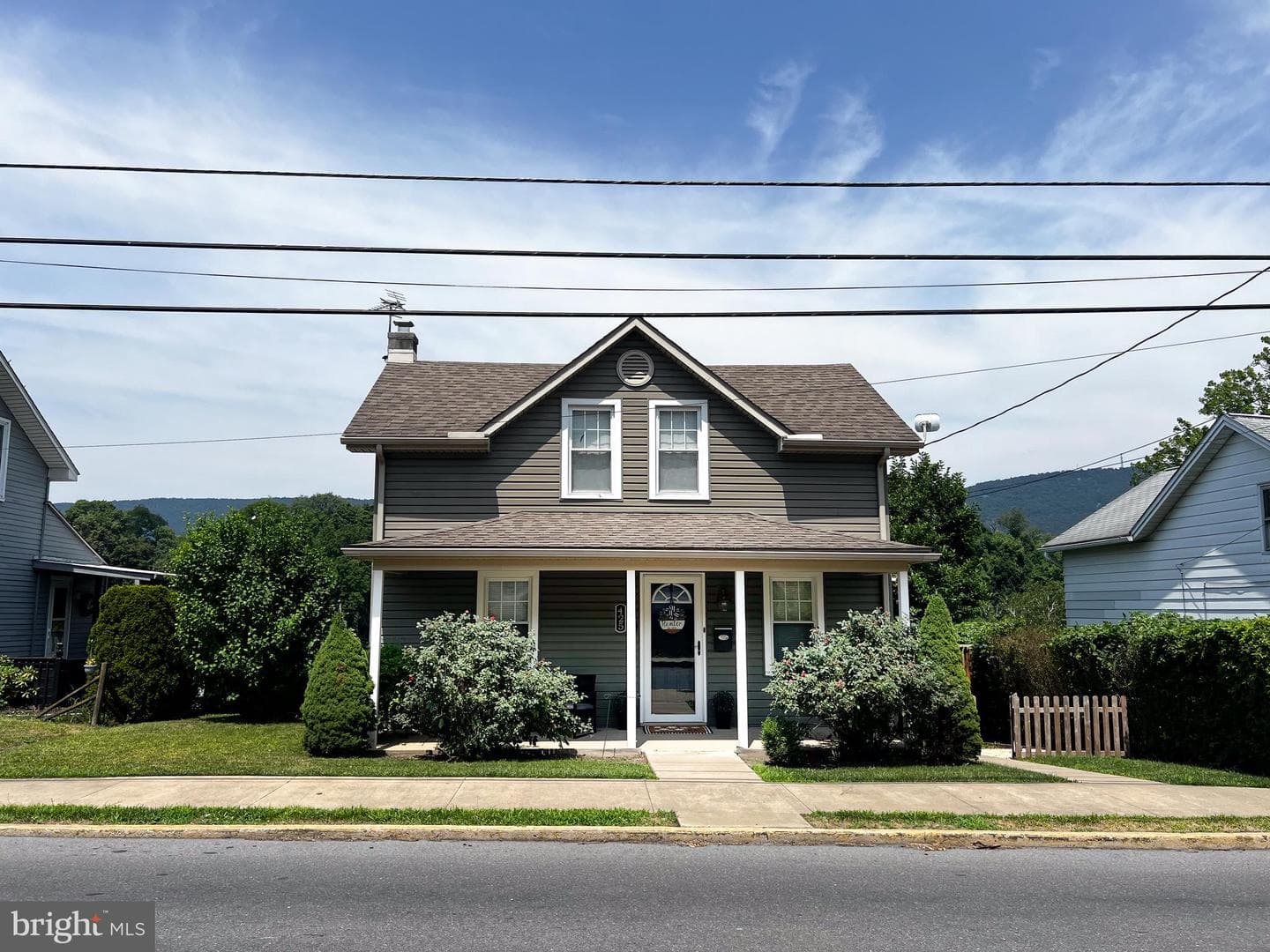 425 E Freedom Avenue photo 3