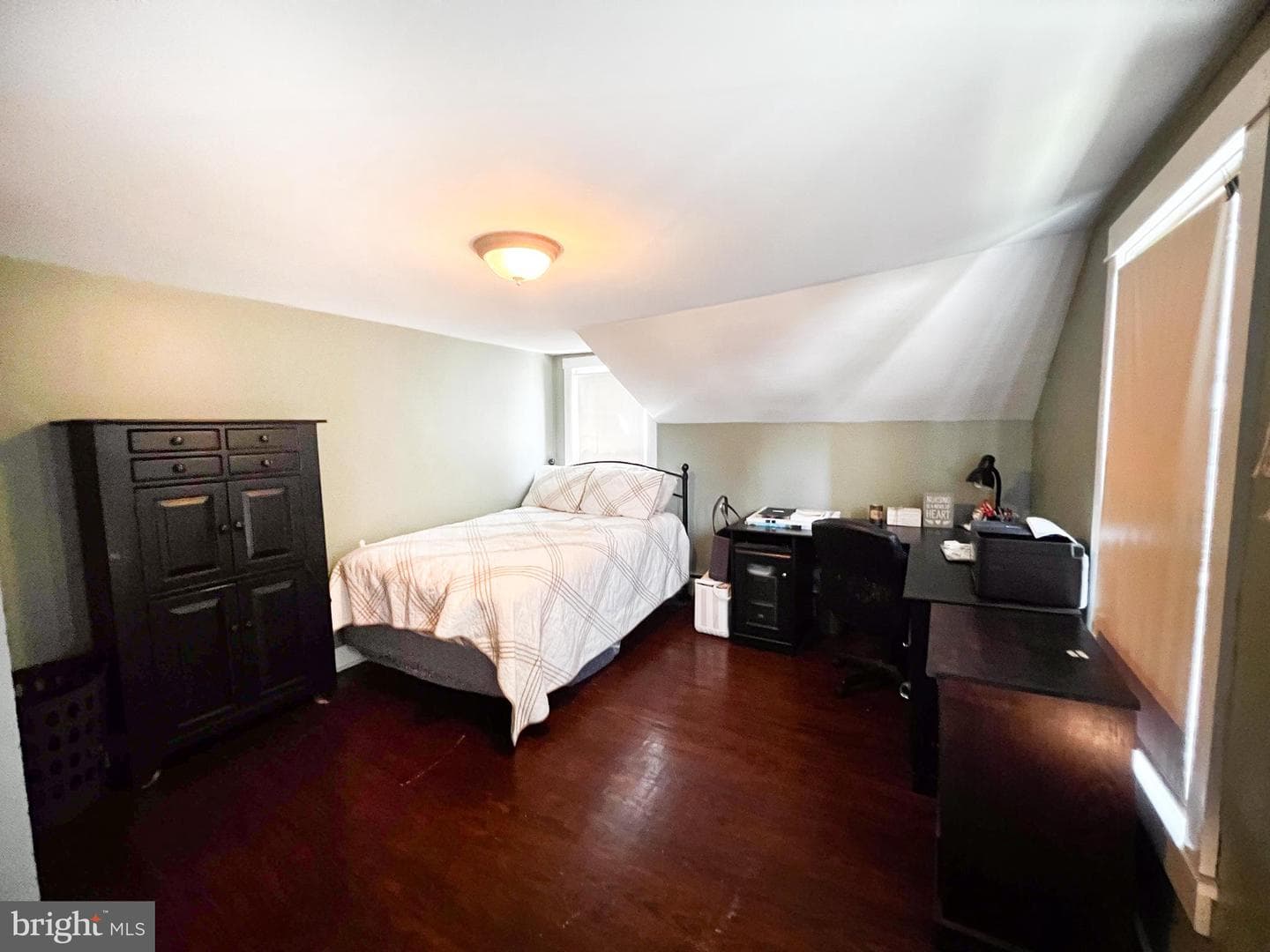 425 E Freedom Avenue photo 35