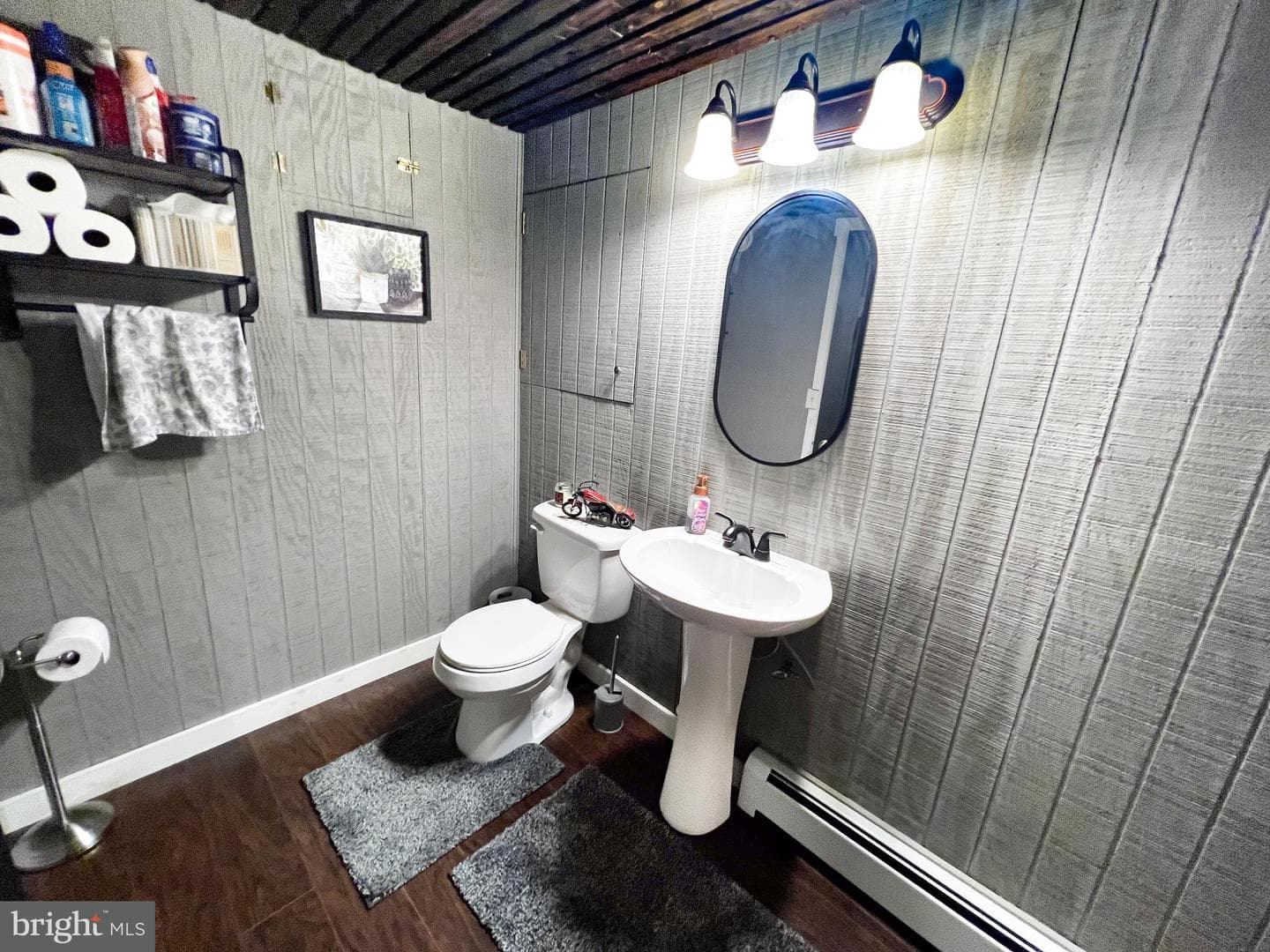 425 E Freedom Avenue photo 49