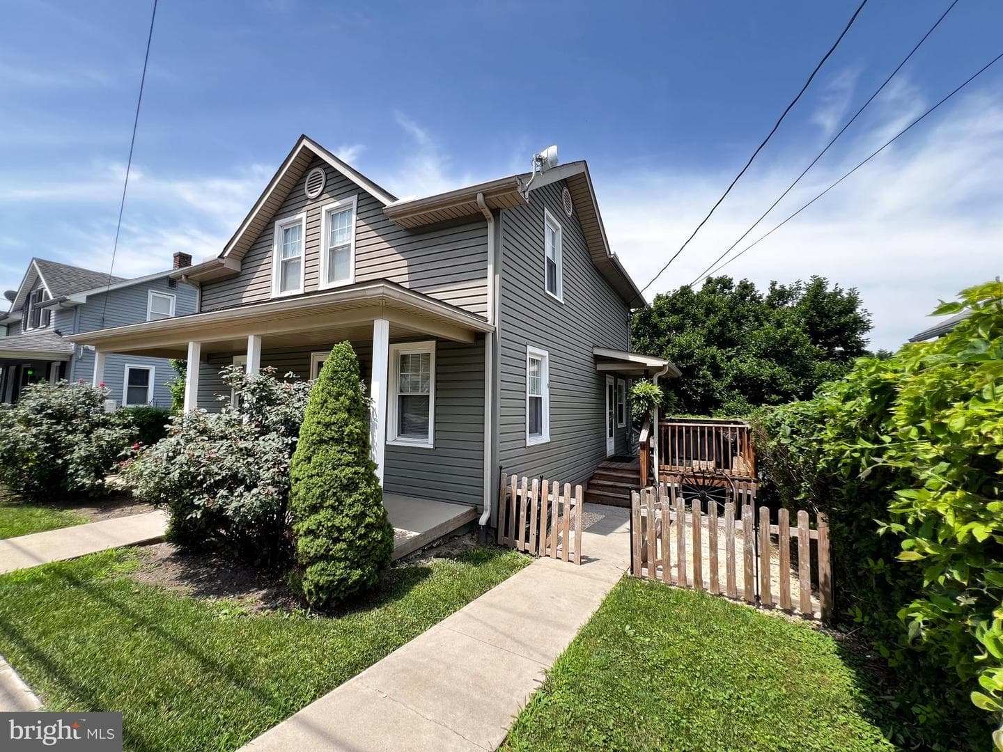 425 E Freedom Avenue photo 5