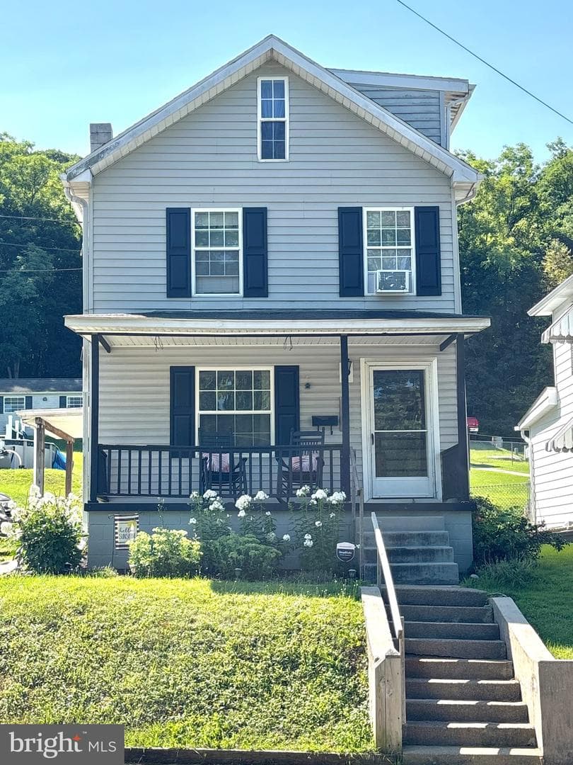720 E Freedom Avenue, Burnham