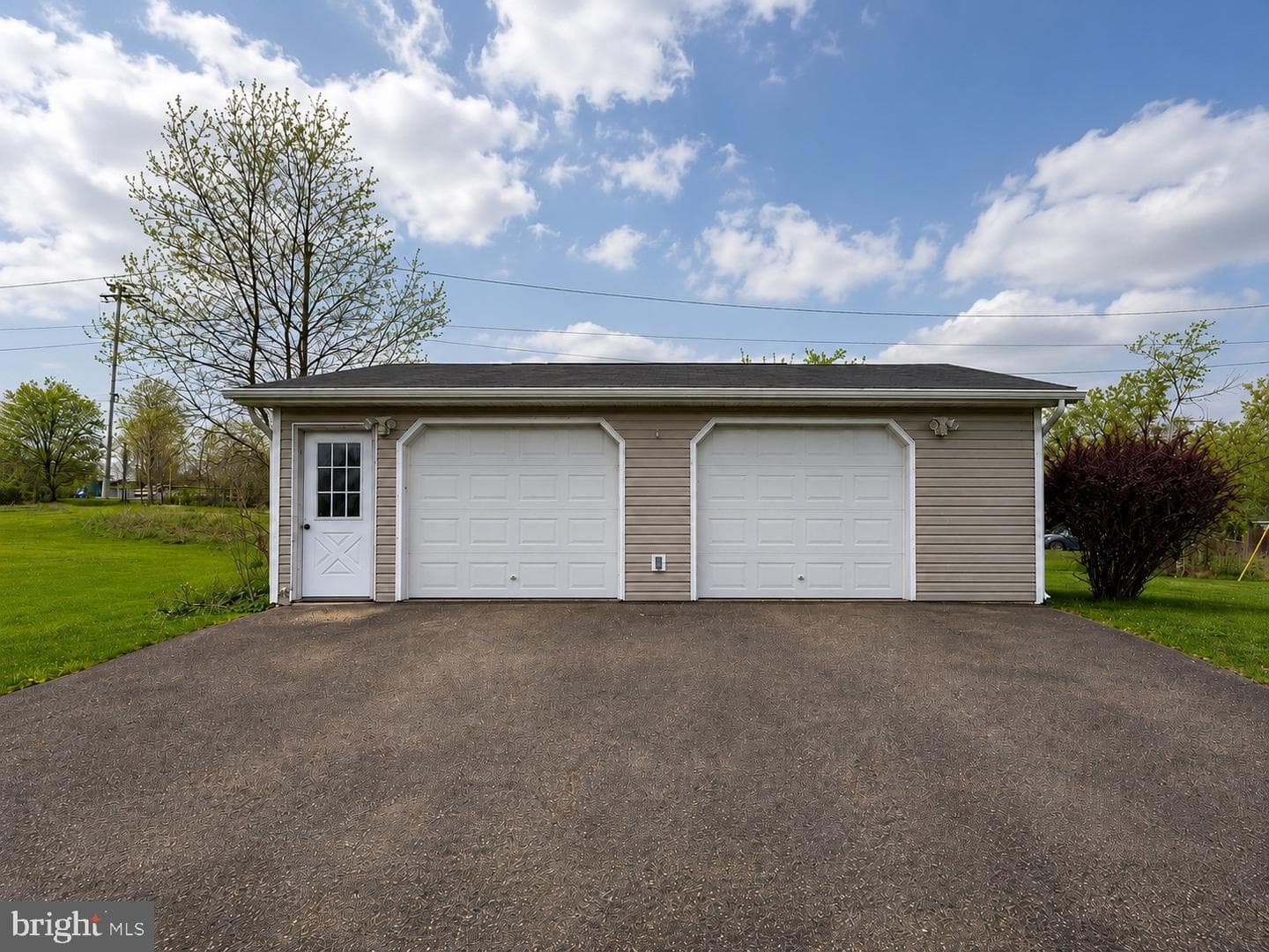 303 Flickerwood photo 24