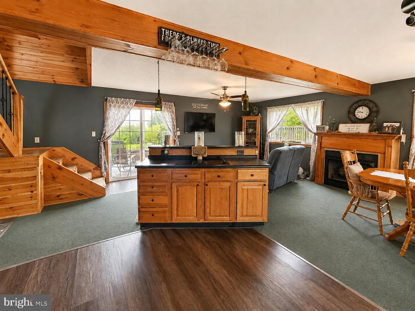 303 Flickerwood photo 6