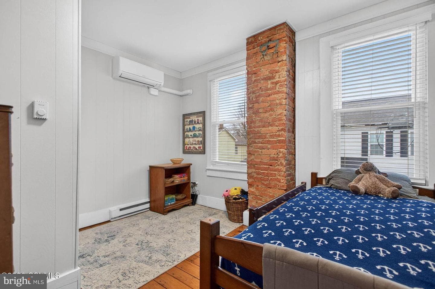 949 Grand Street photo 11