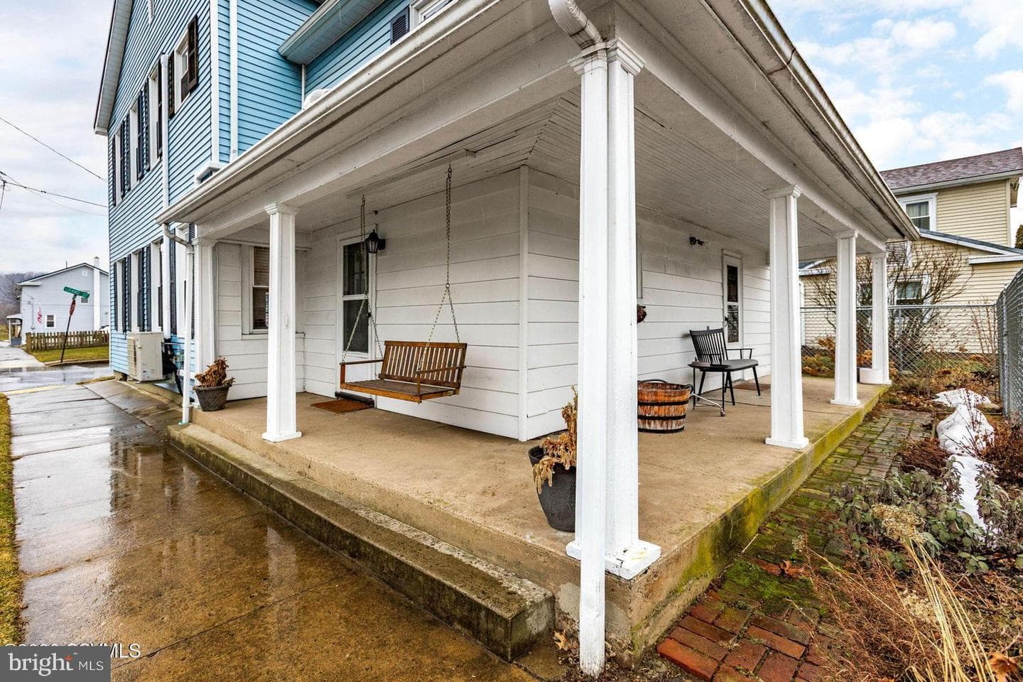 949 Grand Street photo 16
