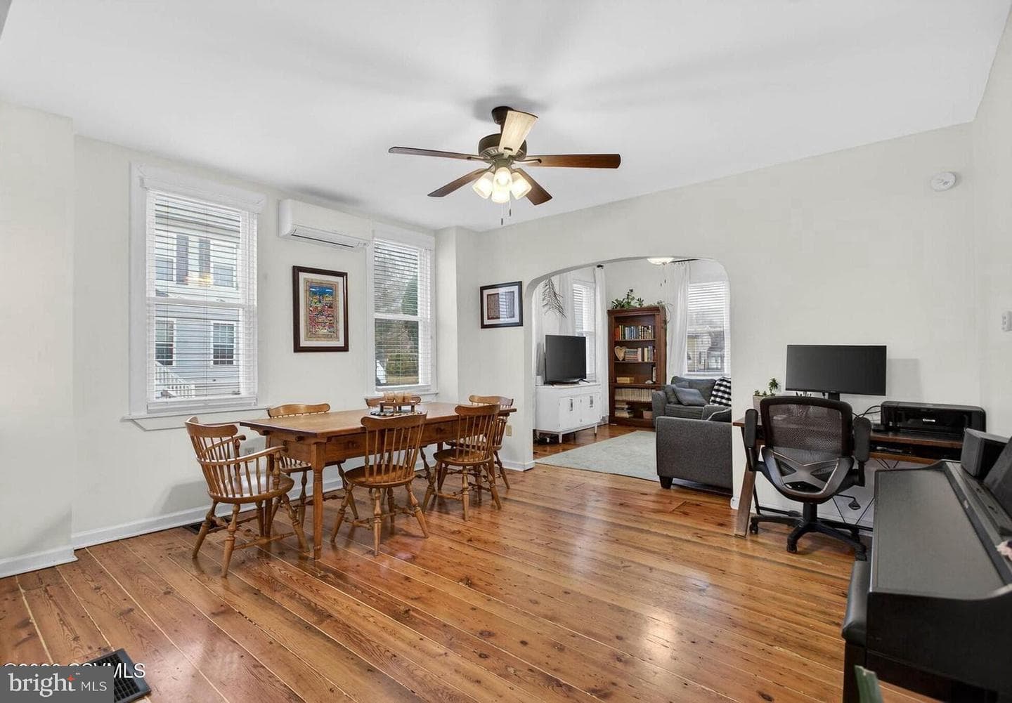 949 Grand Street photo 6