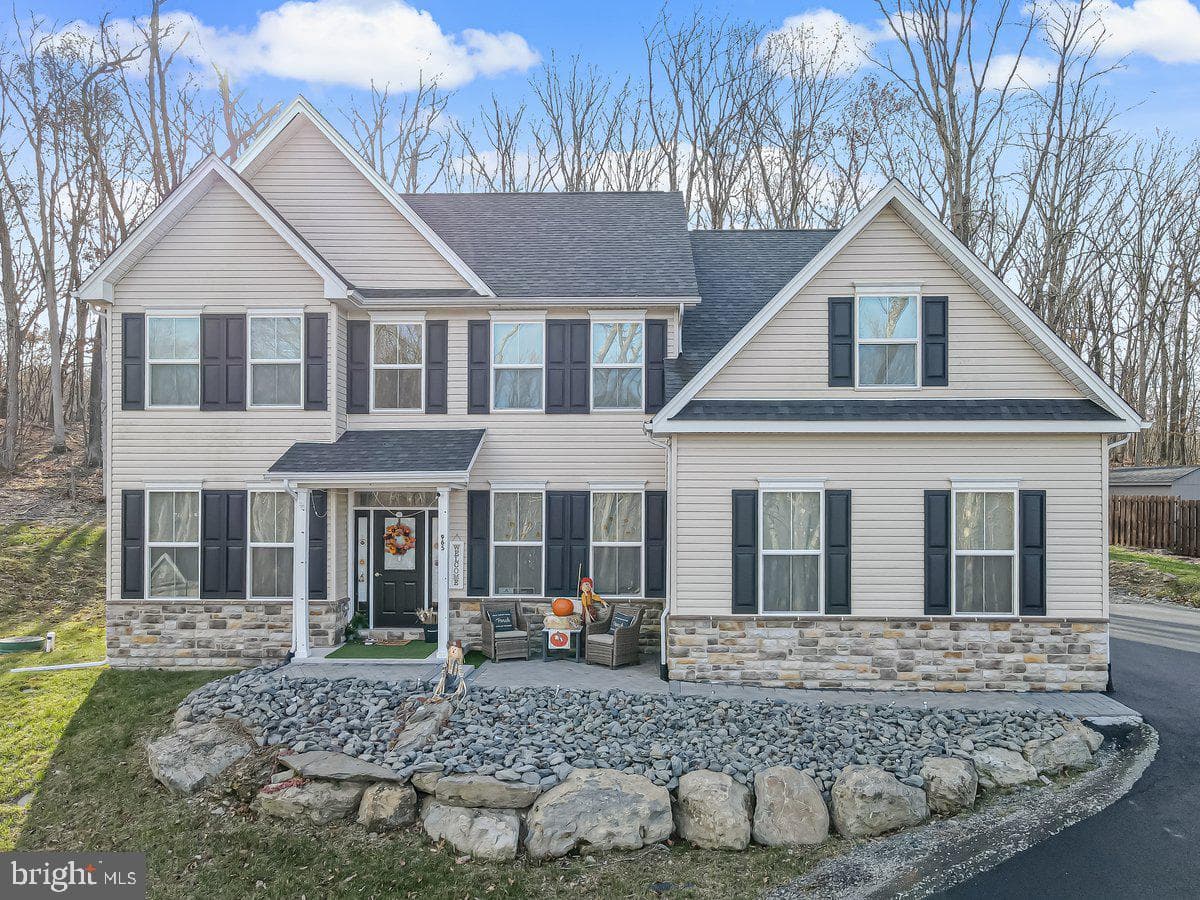 965 McKinley Way photo 2