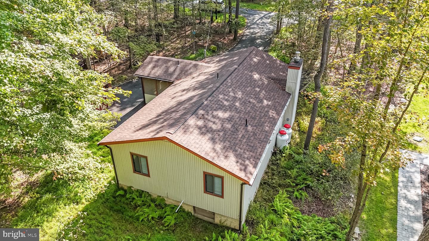 115 Maxatawny Drive photo 32