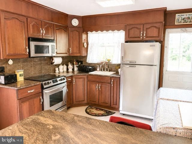 68 Lakeview Drive photo 5