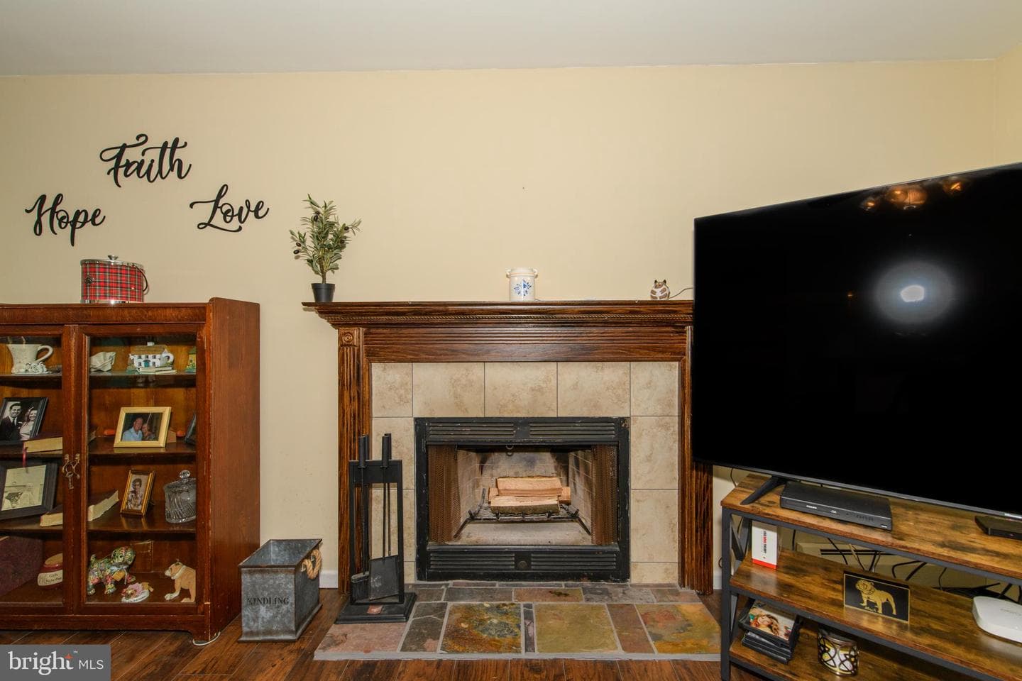 219 Robins Court photo 12
