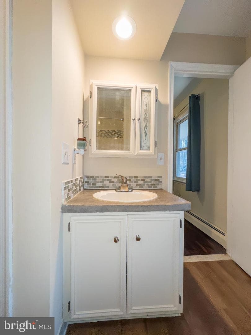 219 Robins Court photo 17