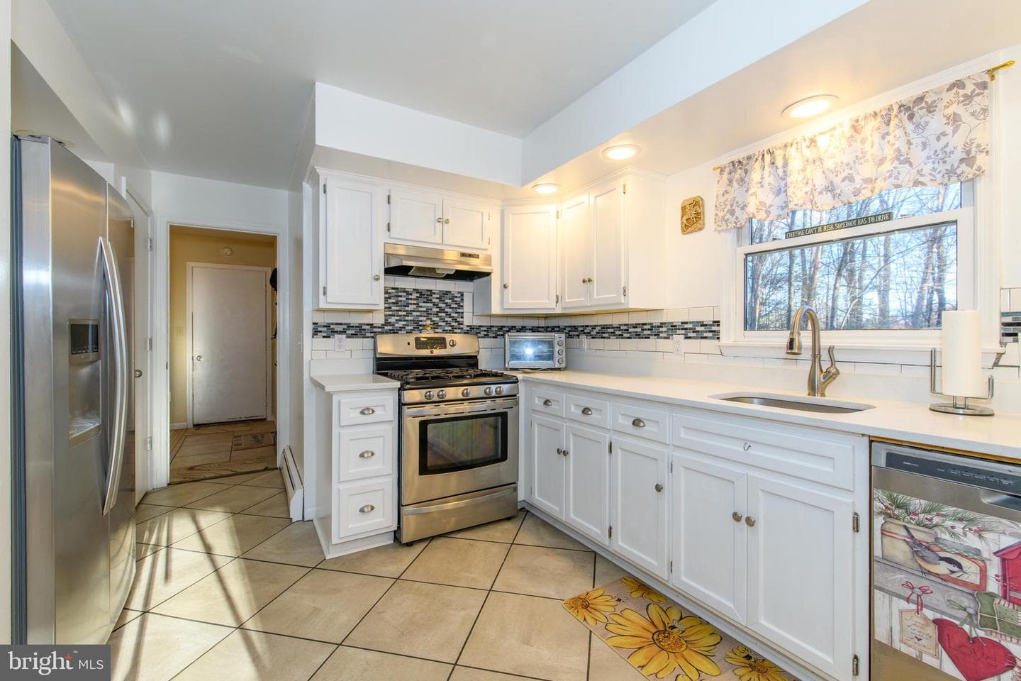 219 Robins Court photo 4