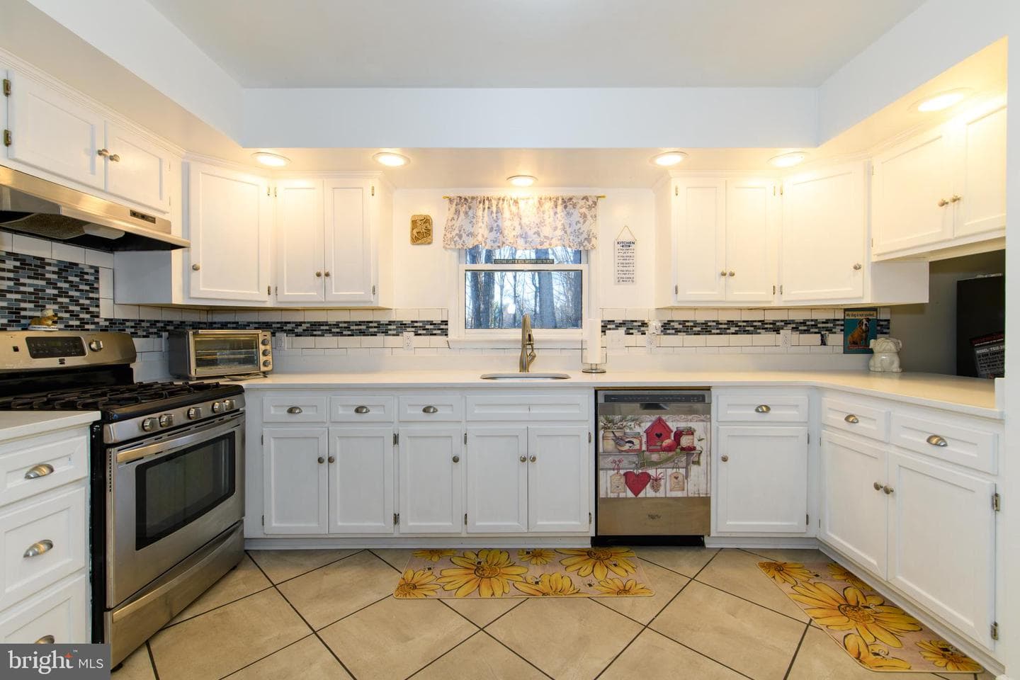 219 Robins Court photo 5