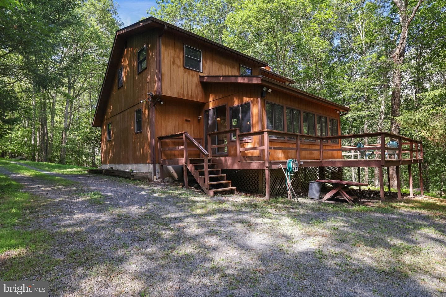 424 Iroquois Loop photo 3