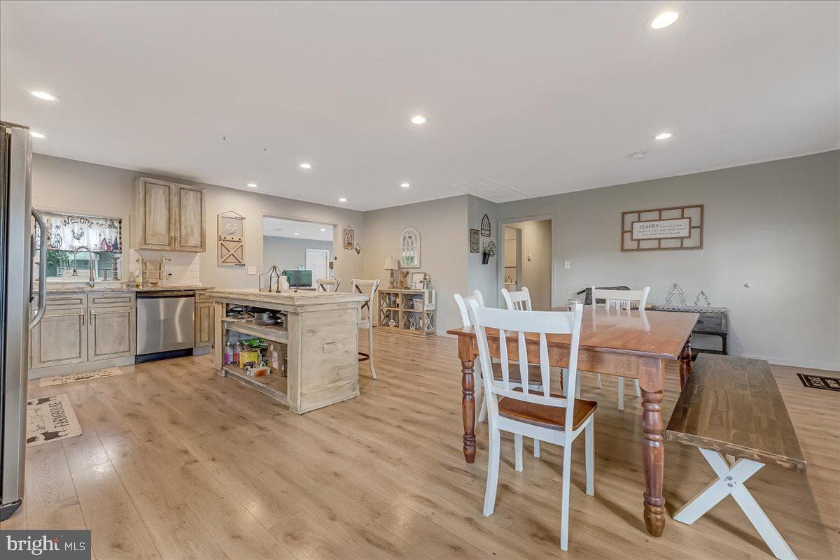119 Rolling View Drive photo 6