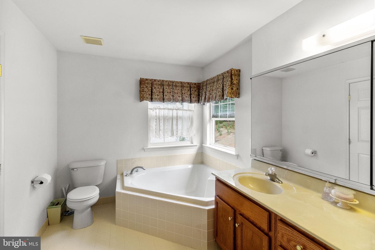 106 Daffodil Drive photo 25