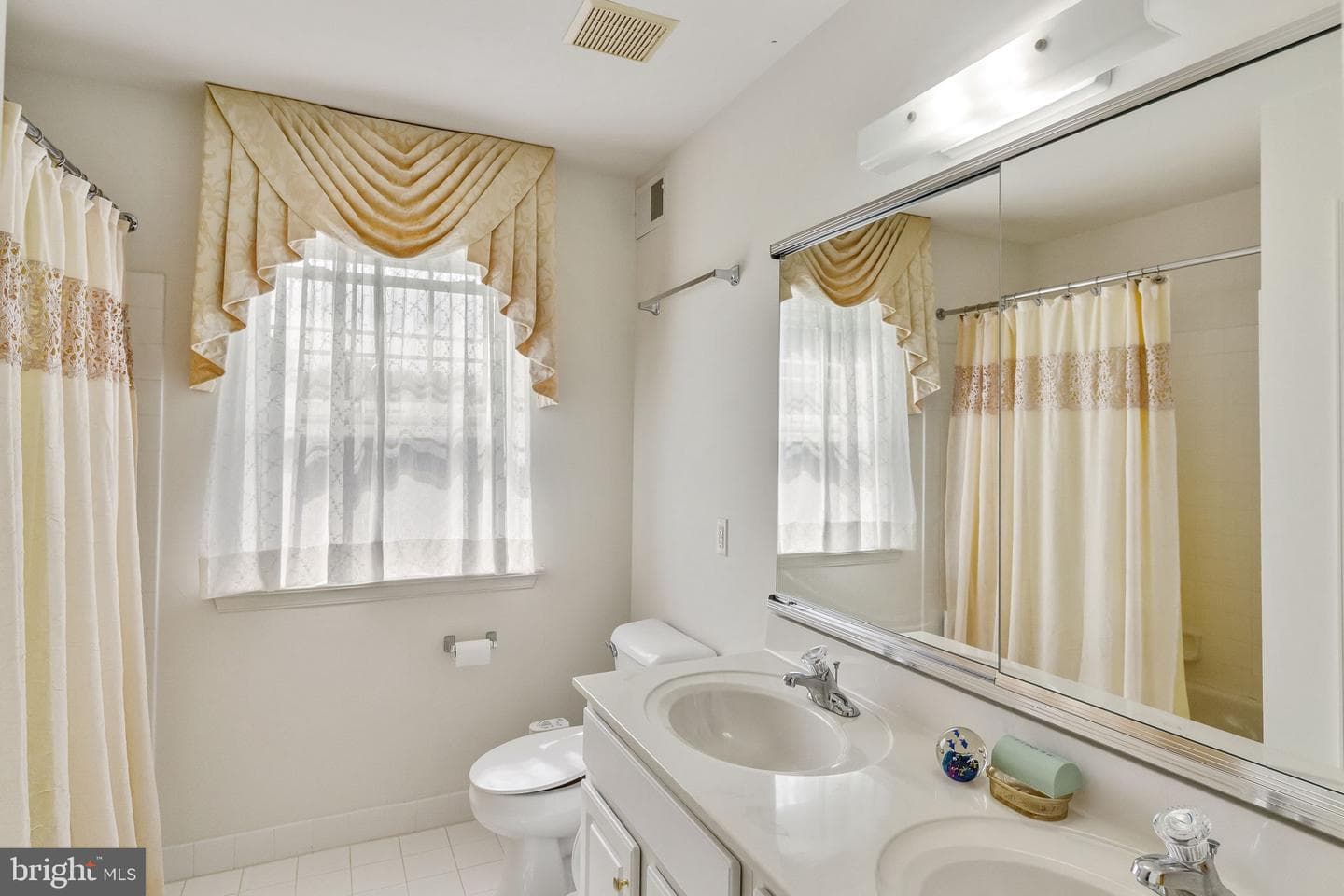 106 Daffodil Drive photo 32