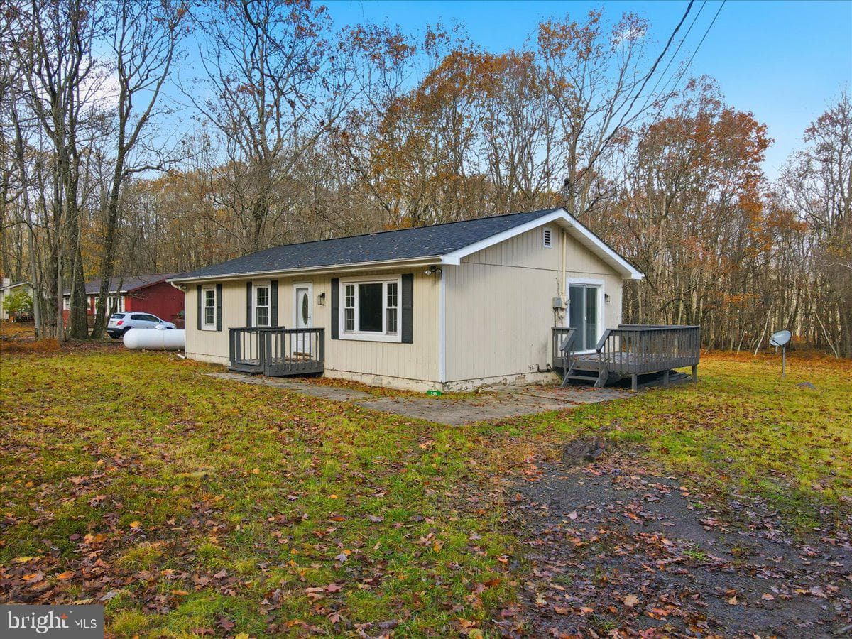 395 Sullivan Trail photo 38