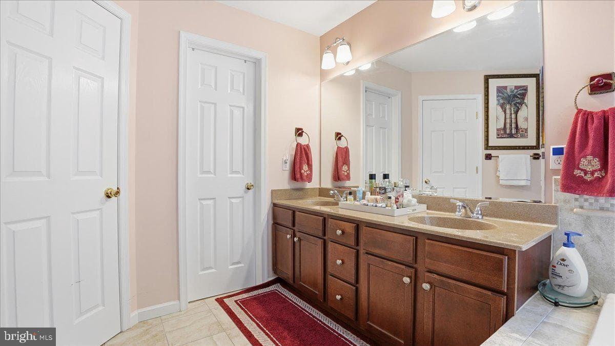 603 Washington Crossing photo 29