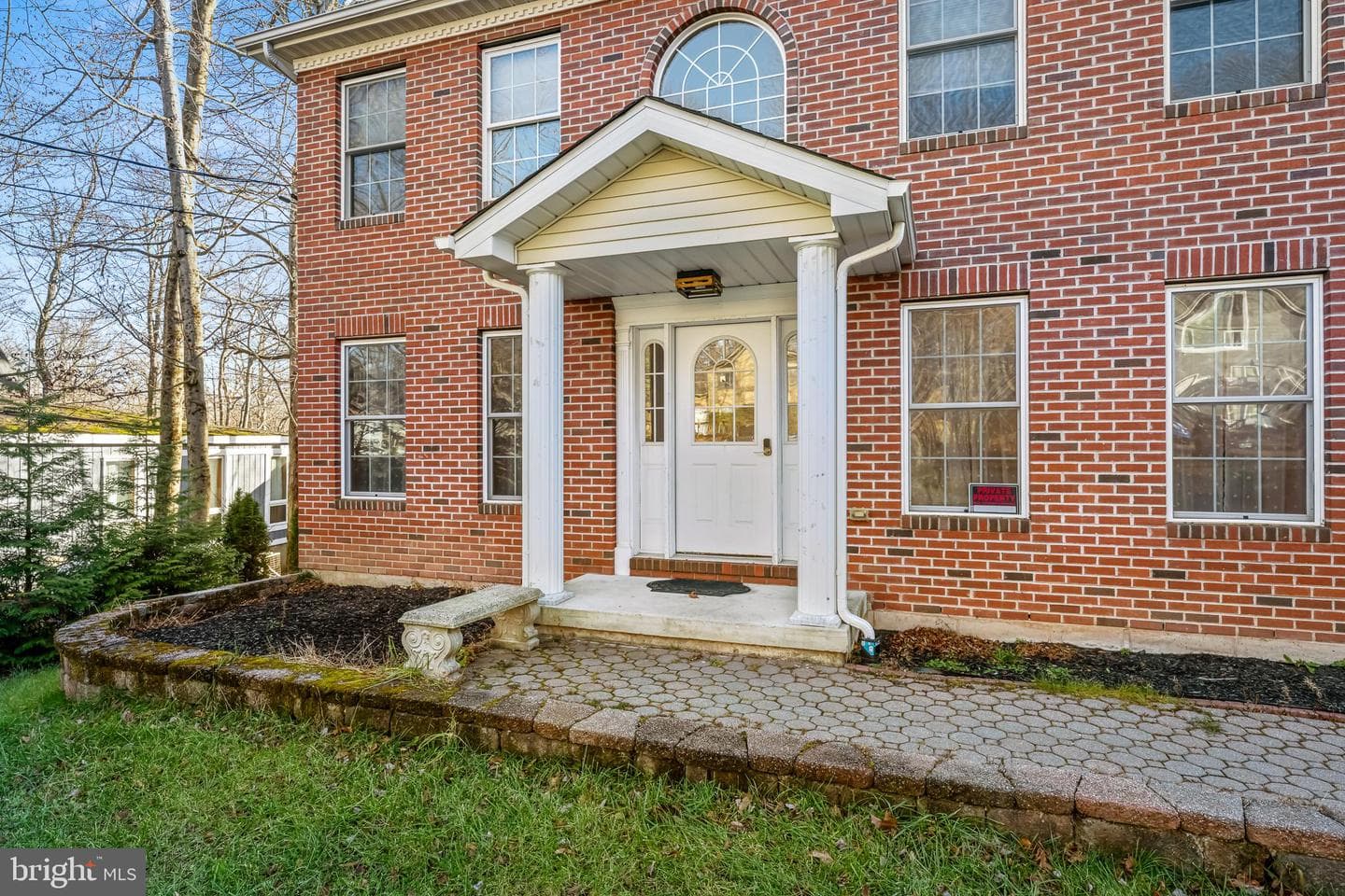 2121 Warwick Circle photo 4