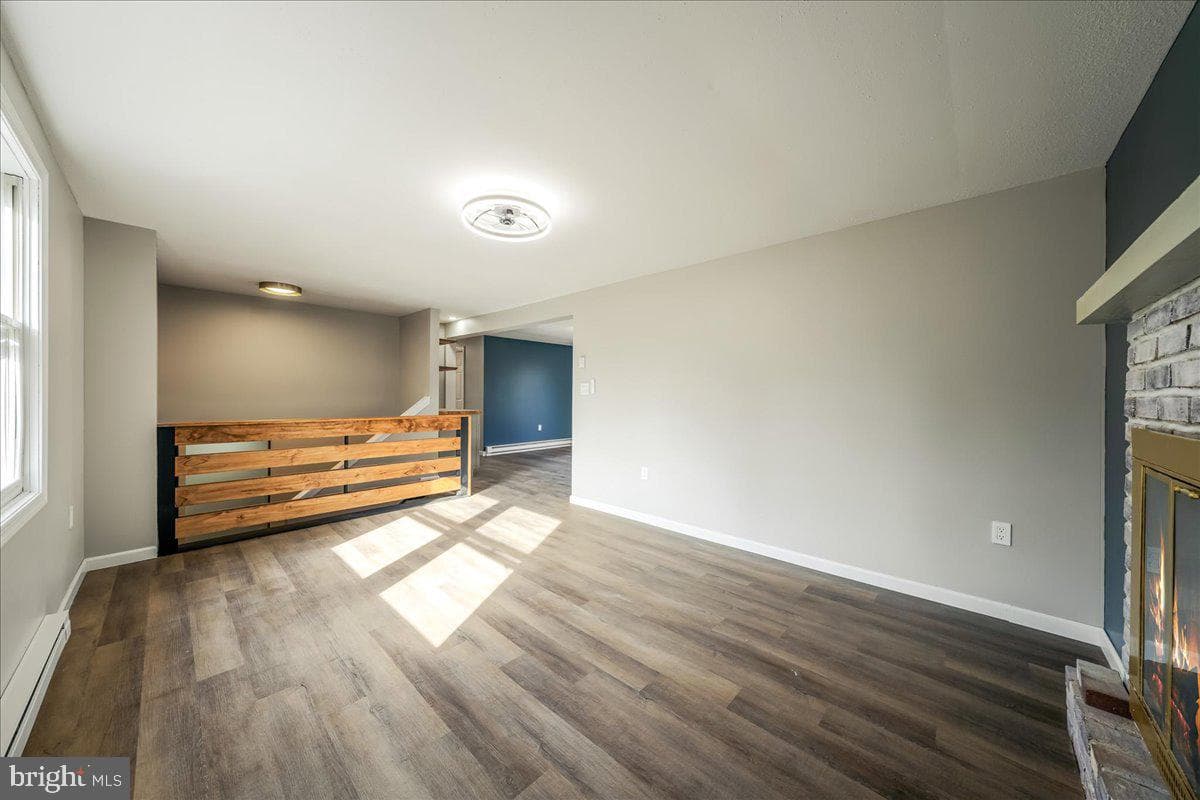 199 Winding Way photo 8