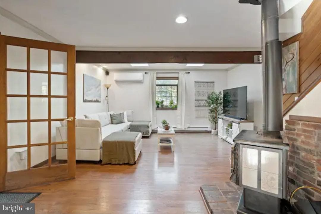 635 Patriot Lane photo 4