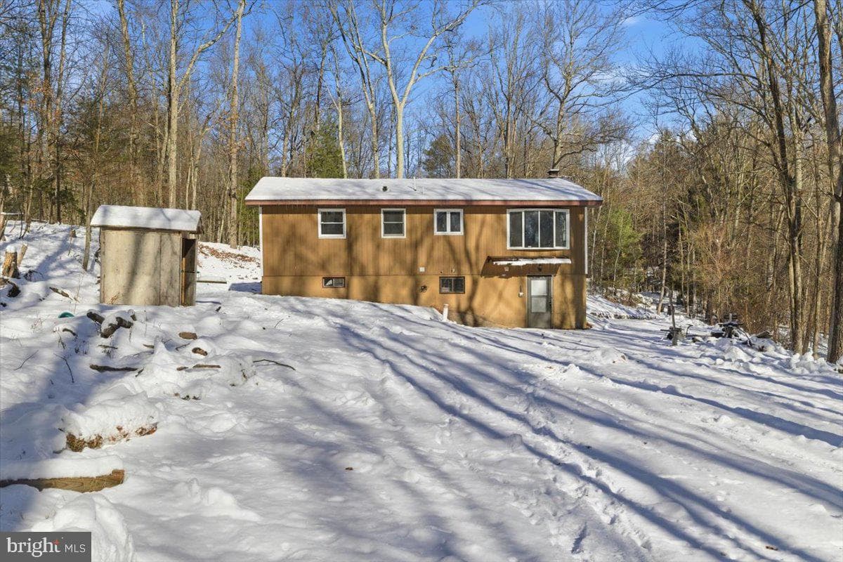 143 Anglemire Drive photo 5