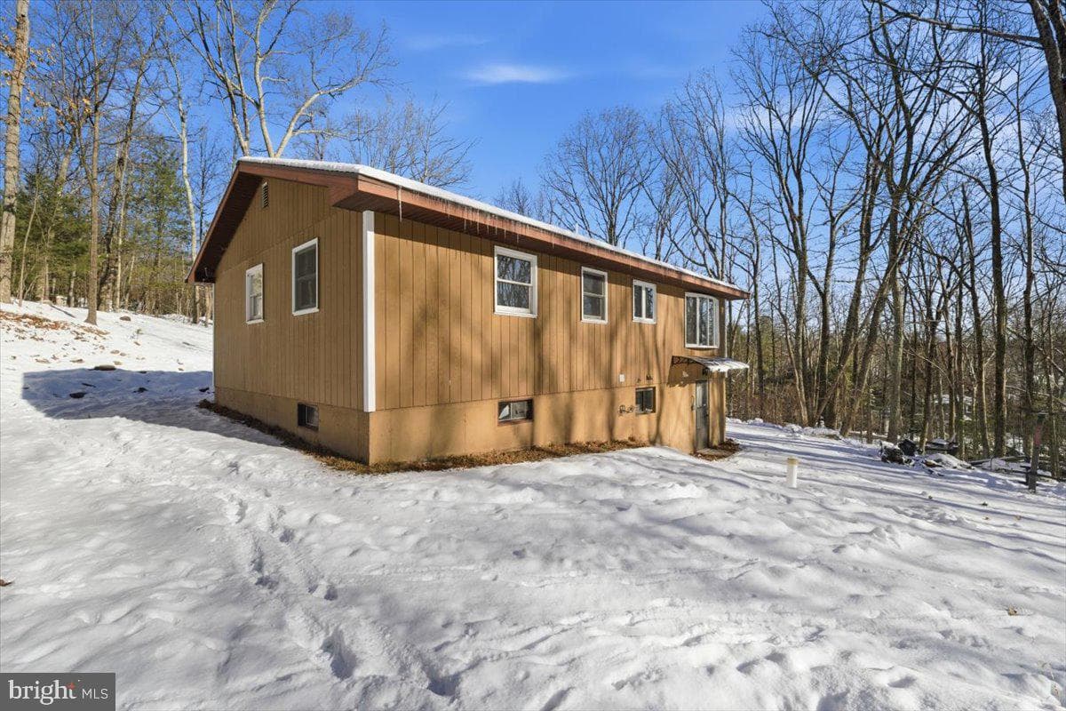 143 Anglemire Drive photo 6