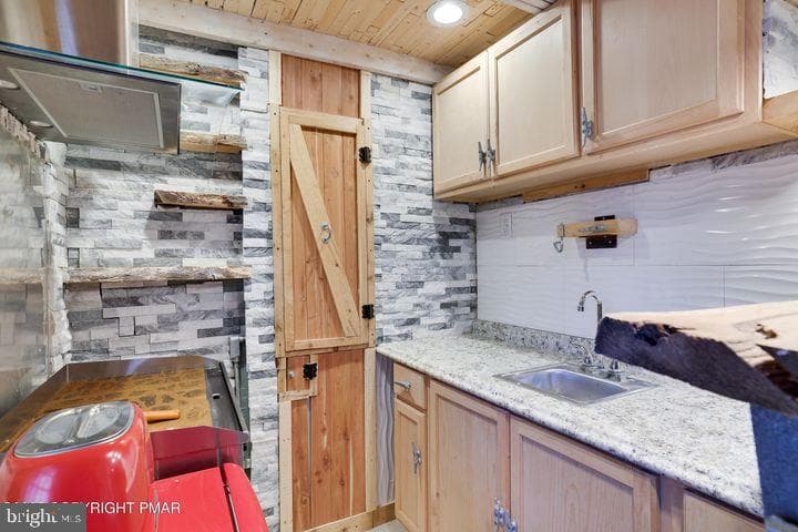 81 Blairwood Lane photo 32