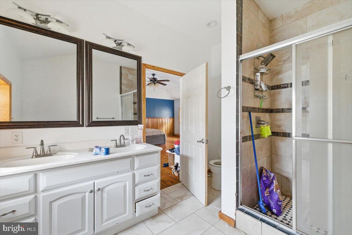 159 Colony Village photo 30