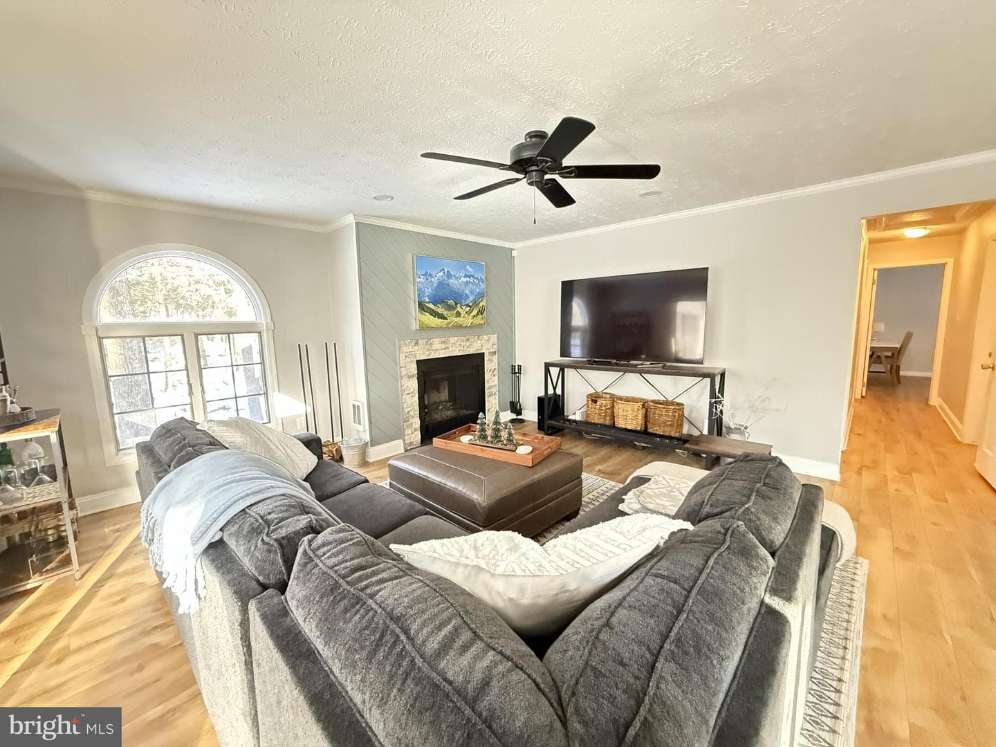 1570 Sullivan Trail photo 8