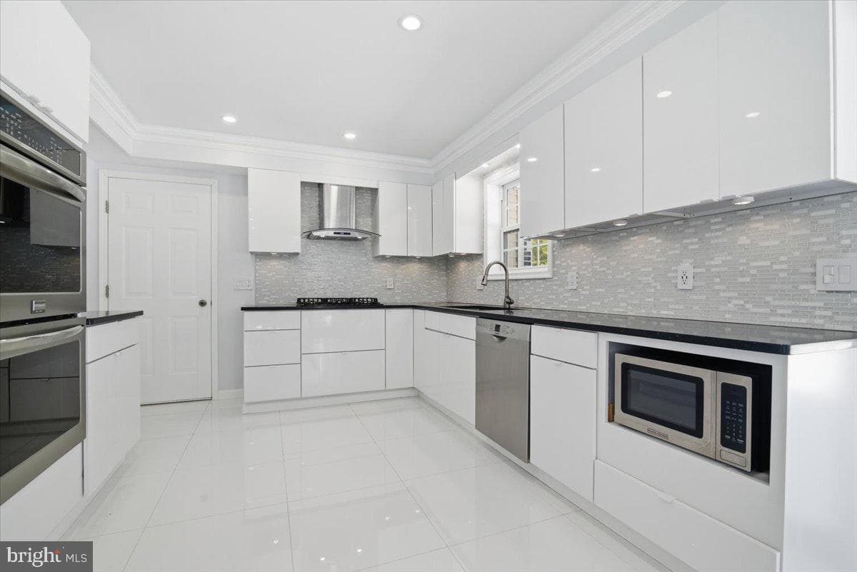 136 Kimberly Drive photo 20
