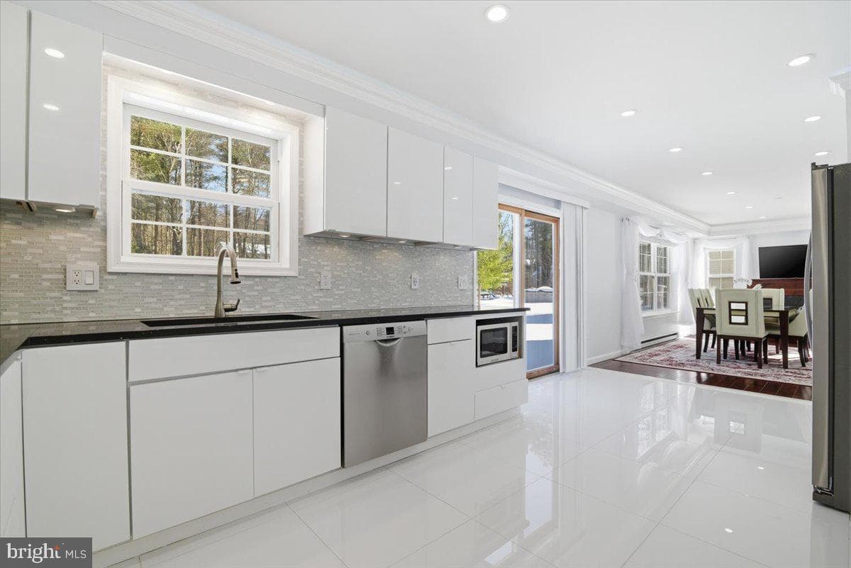 136 Kimberly Drive photo 24