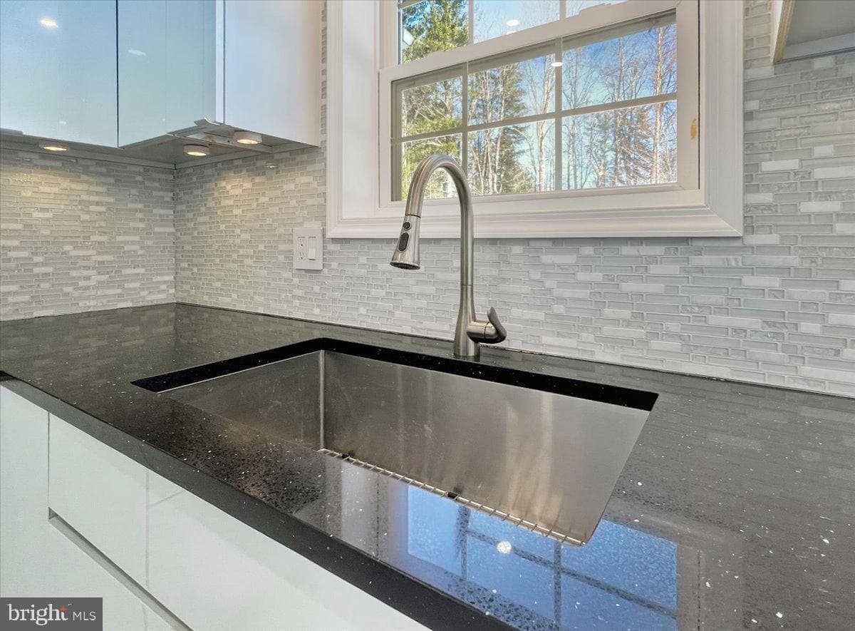 136 Kimberly Drive photo 27