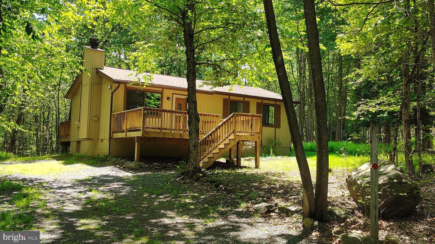 391 Berry Lane photo 3