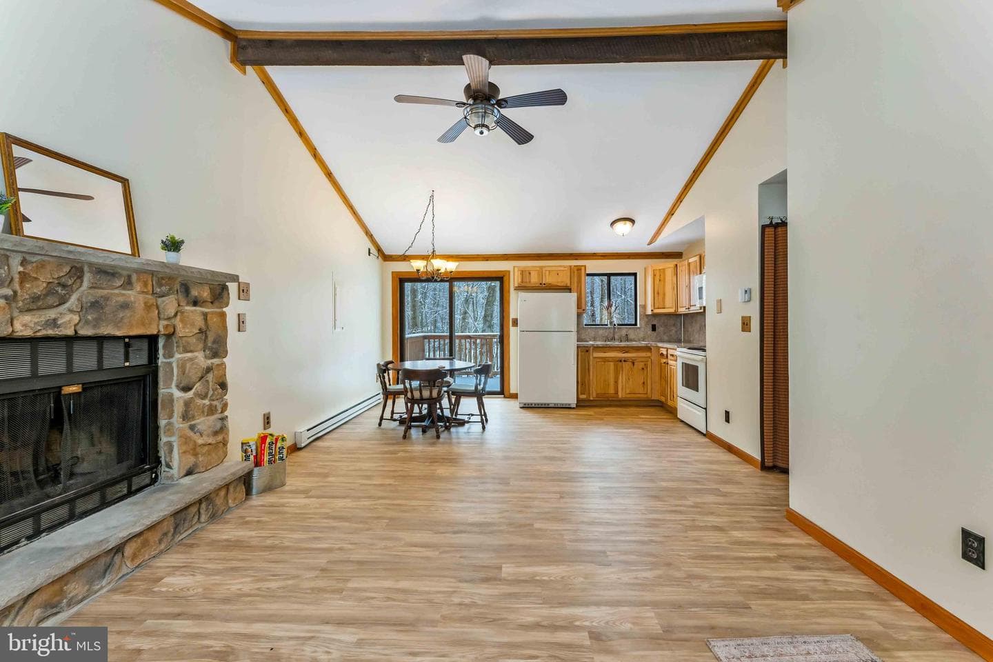 391 Berry Lane photo 5