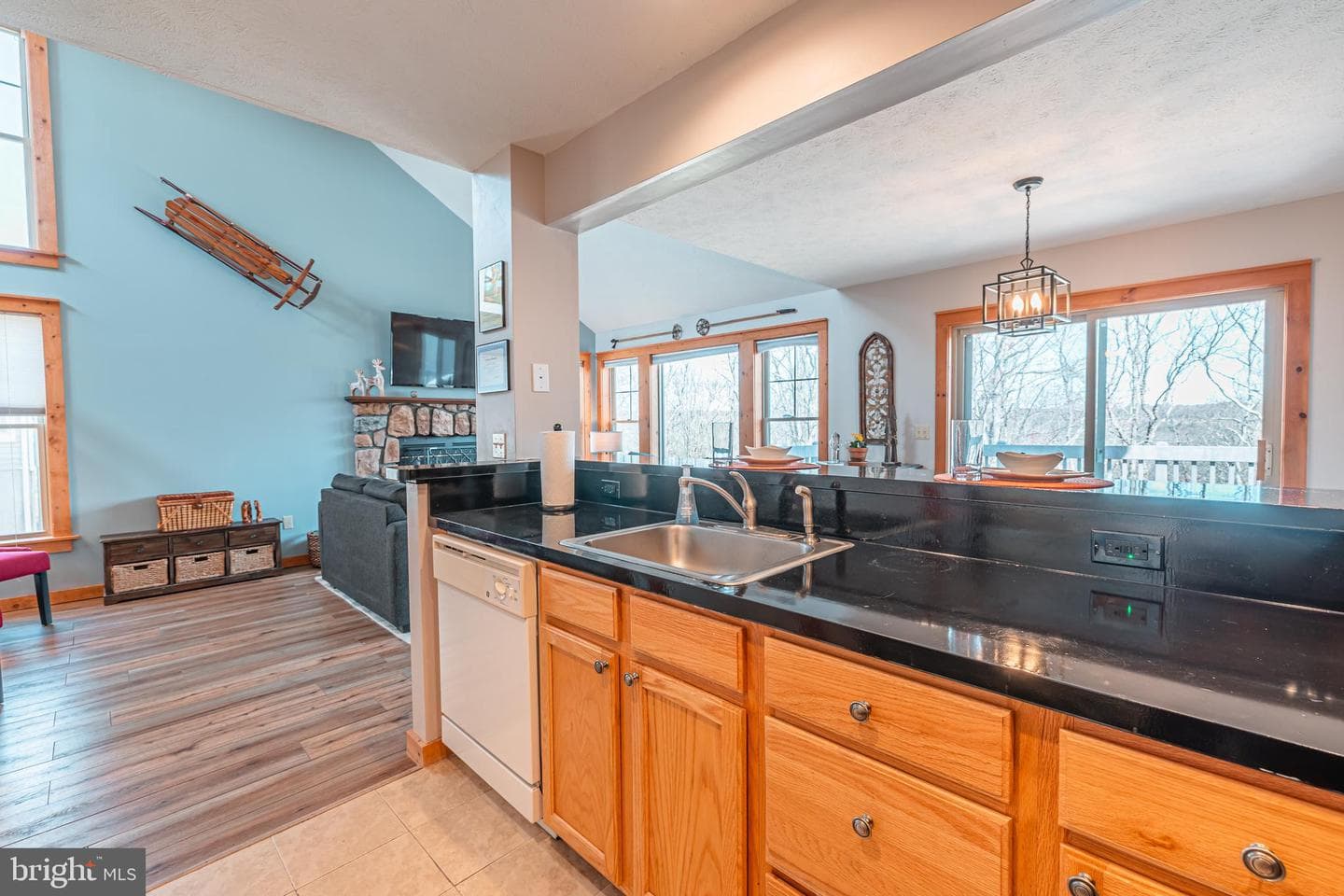 208 Sycamore Court photo 17