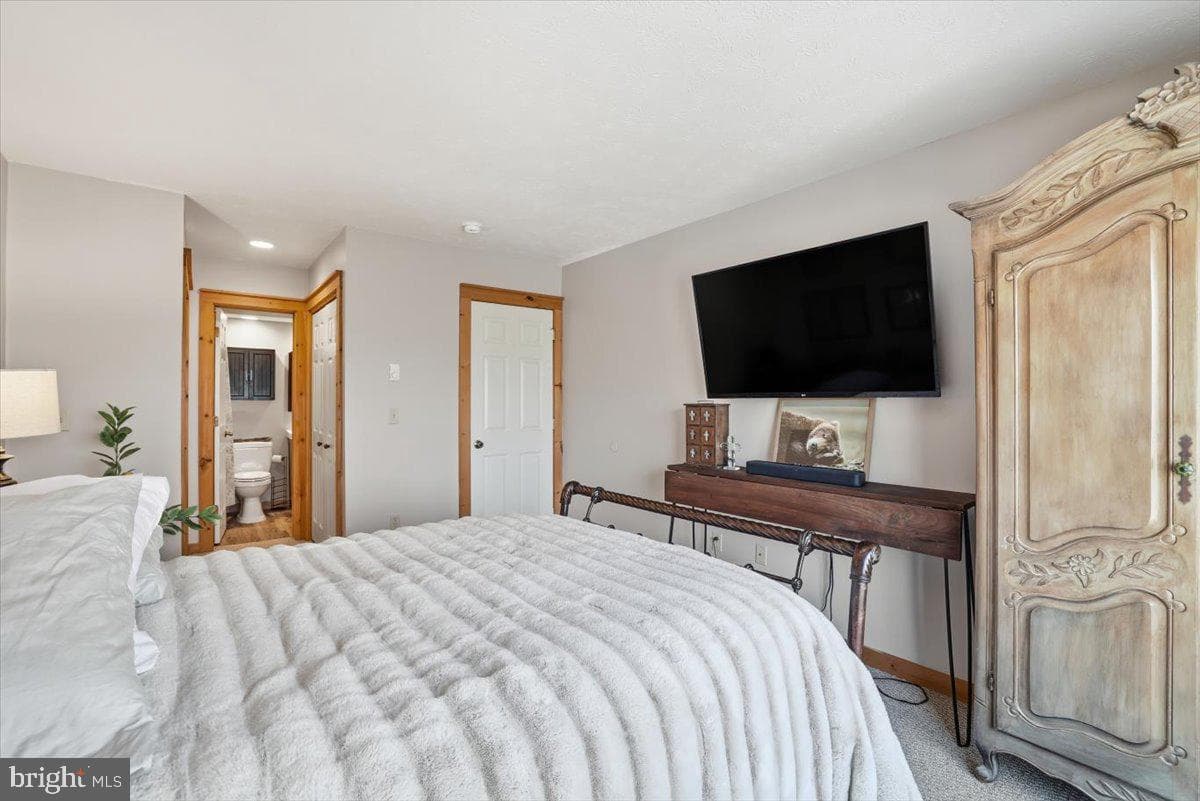 208 Sycamore Court photo 29
