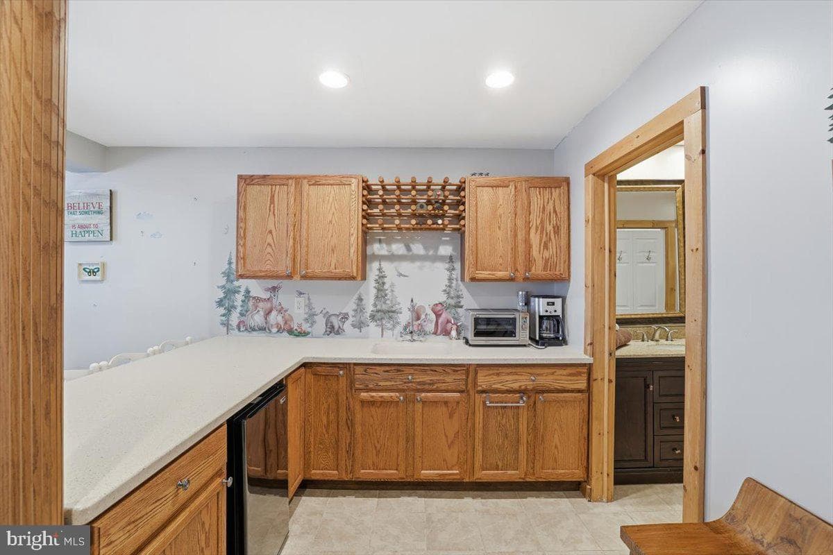 208 Sycamore Court photo 42