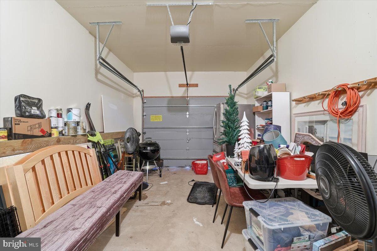 208 Sycamore Court photo 43