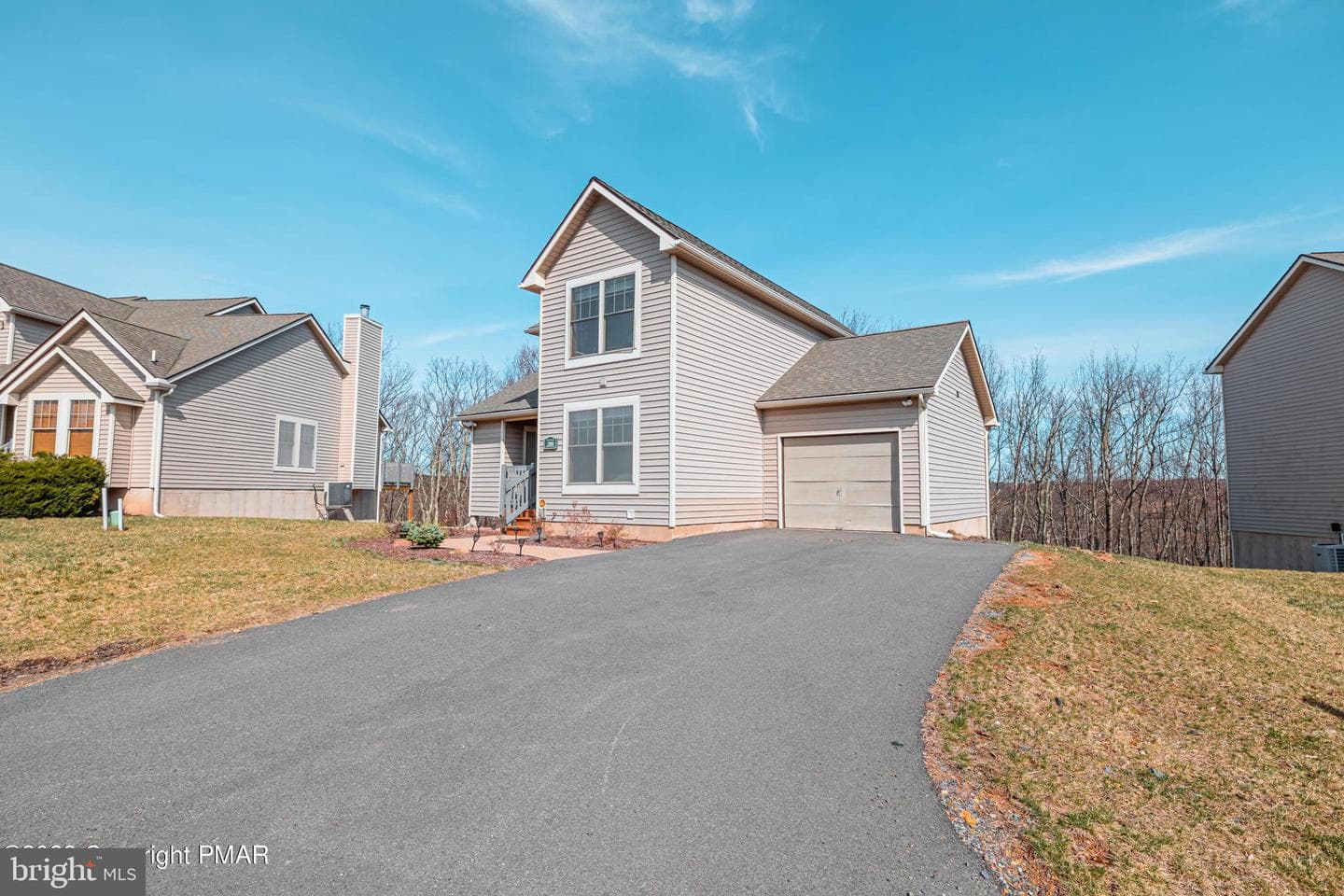 208 Sycamore Court photo 46